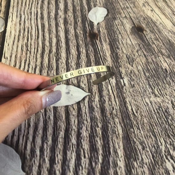 Never Give Up Inspirational Cuff - Picture 3 of 7